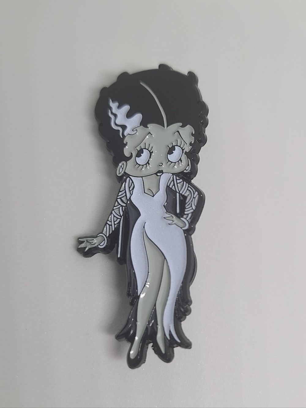 BETTY BOOP Bride Of Frankenstein Enamel Pin ~ GLOWS IN THE DARK ~ Collectible